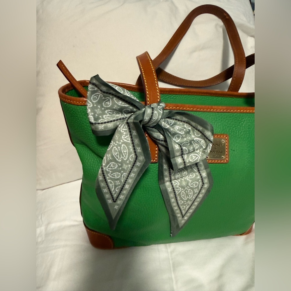 Dooney & Bourke Green and Tan Leather Tote Bag! Gorgeous with free Bag Scarf! - Picture 2 of 5